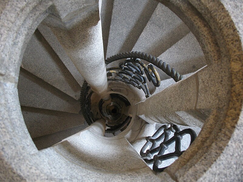 File:2342 - München - Neues Rathaus - Spiral Stair.JPG