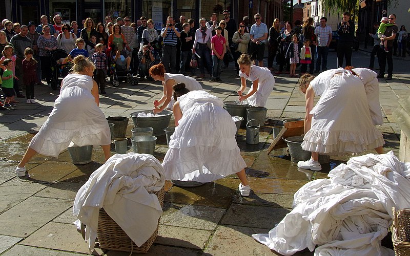 File:26.9.15 Derby Feste 12 Laundry XL Directorie and Co - Totaal Theater 68 (21558127369).jpg