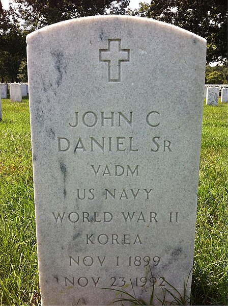 File:ANCExplorer John C Daniel Sr grave.jpg