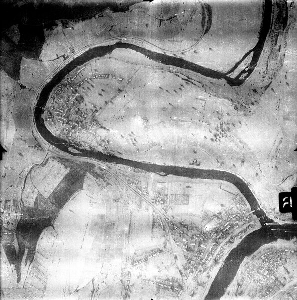 File:Aerial view of Langsur (Germany), Wasserbillig (Luxembourg), and Oberbillig (Germany), 25 January 1945 (312328809).jpg