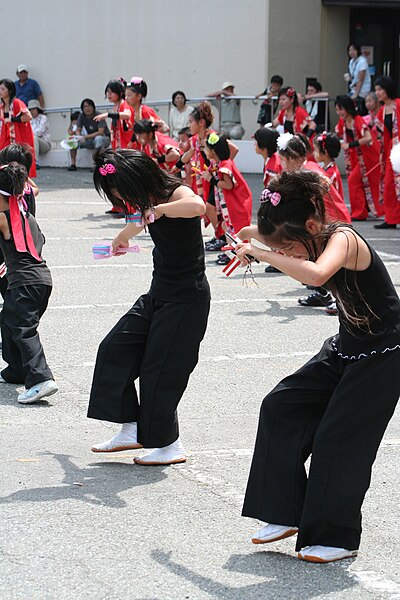 File:Aioi Peron Matsuri July09 177.jpg