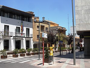 Alaquàs.  Carrer Major i ajuntament.JPG