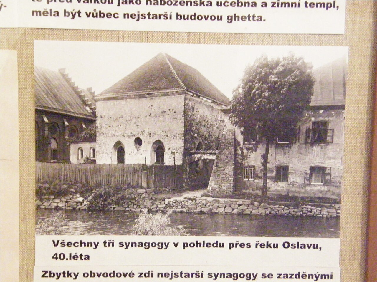 All three synagogues in Velké Meziříčí - detail from exposition.jpg