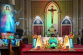 St. Joseph's Cathedral, Prayagraj (Allahabad) - Altar with Christmas decorations