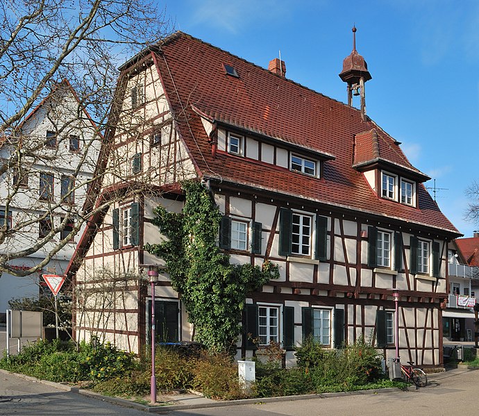 File:Altes Rathaus Höfingen (2).jpg