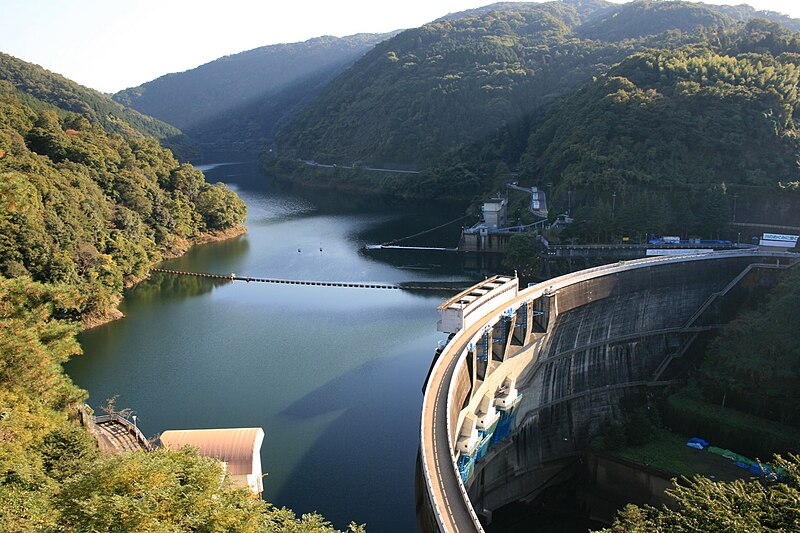 File:Amagase Dam.jpg