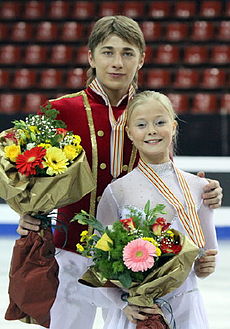 Anastasia Martiusheva & Alexei Rogonov Podium 2009 Junior Worlds.jpg
