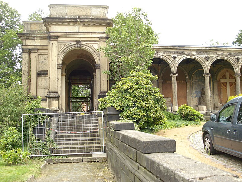 File:Annenfriedhof2.jpg