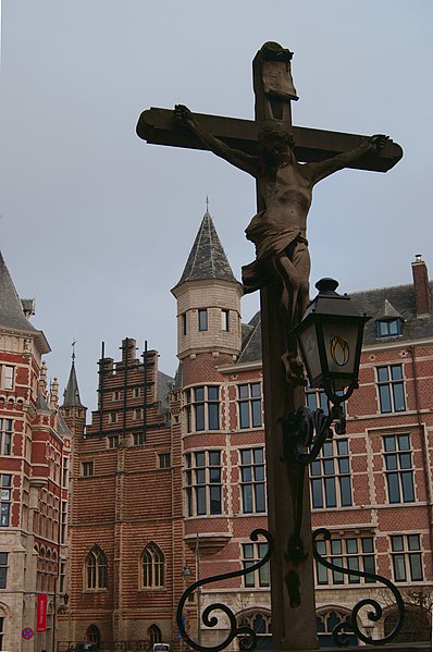 File:Antwerp Steen 2012, 02.jpg