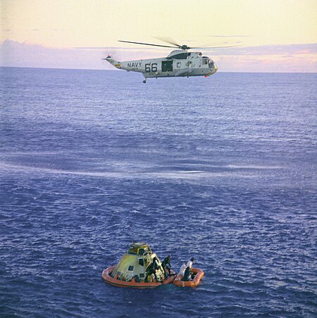 Tập_tin:Apollo_10_Helicopter_Recovery_-_GPN-2000-001143.jpg