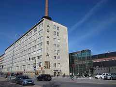 Arabian vanhan tehdasrakennuksen tiloissa Arabianrannassa toimii nykyään Aalto-yliopiston Taideteollinen korkeakoulu.