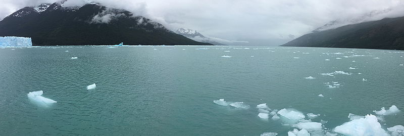 File:Argentino Lake 2015 2.JPG