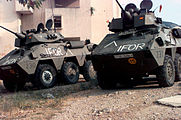 Troupes espagnoles de la force internationale (IFOR) veillant à la sécurité des élections de 1996
