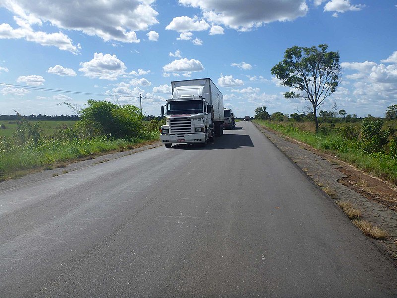 File:BR-135 no Maranhão - 2012.jpg