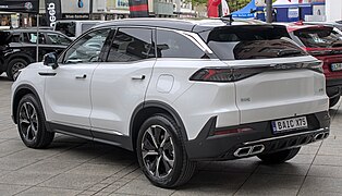 BAIC X75 - left rear view