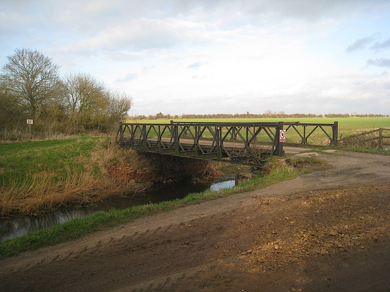 File:Bailey Bridge next to Folly Drain Viaduct - geograph.org.uk - 2289265.jpg