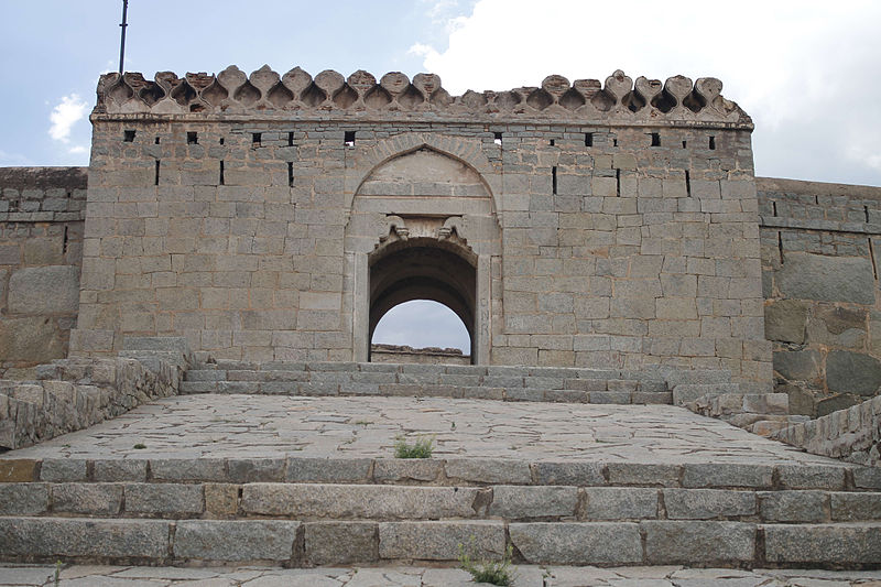 File:Ballari-Fort-01.JPG