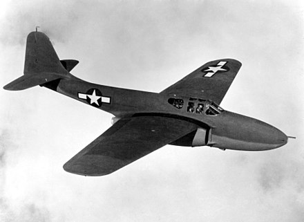 Bell YP-59A in flight. X and Y aircraft had rounded vertical stabilizers and wingtips while the production A and B models had squared surfaces. The YP-59A can be distinguished from the XP-59A because Ys had nose armament.