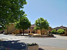 Belmont-d'Azergues - Vue centre (mai 2020).jpg