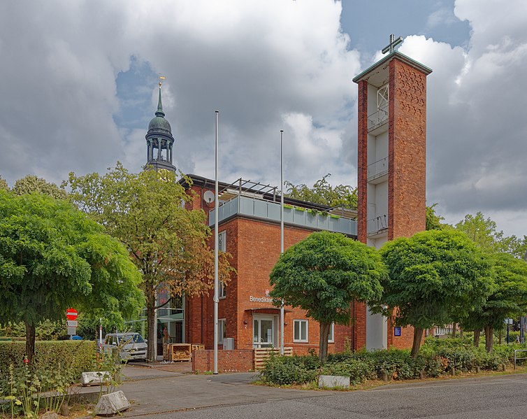 File:Benediktekirche Hamburg 01.jpg