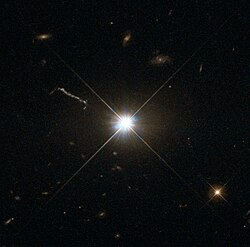 3C 273 Hubble-avaruusteleskoopin ottamassa kuvassa.