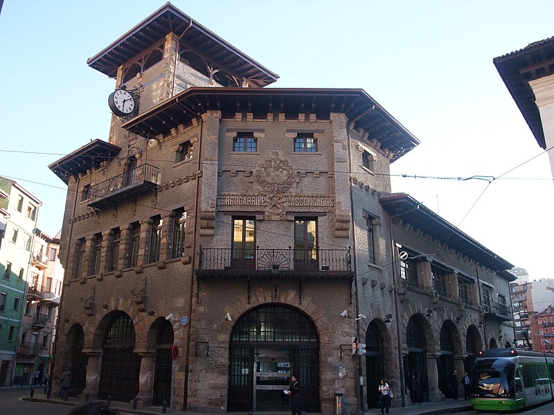 File:Bilbao (Vizcaya)-Estación de Euskotren de Atxuri-1.jpg