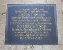 A plaque dedicated to Boyle and Hooke, telling of their achievements Boyle-Hooke plaque, University College, Oxford.JPG