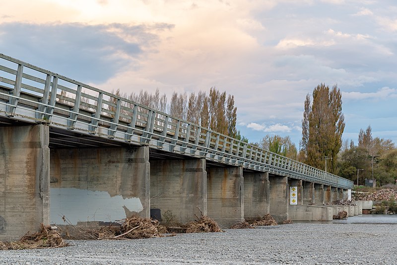 File:Bridge over Waimakariri River, New Zealand 08.jpg