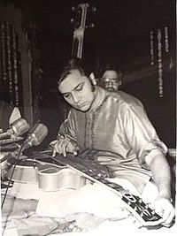 Brij Bhushan Kabra: Indian guitar player