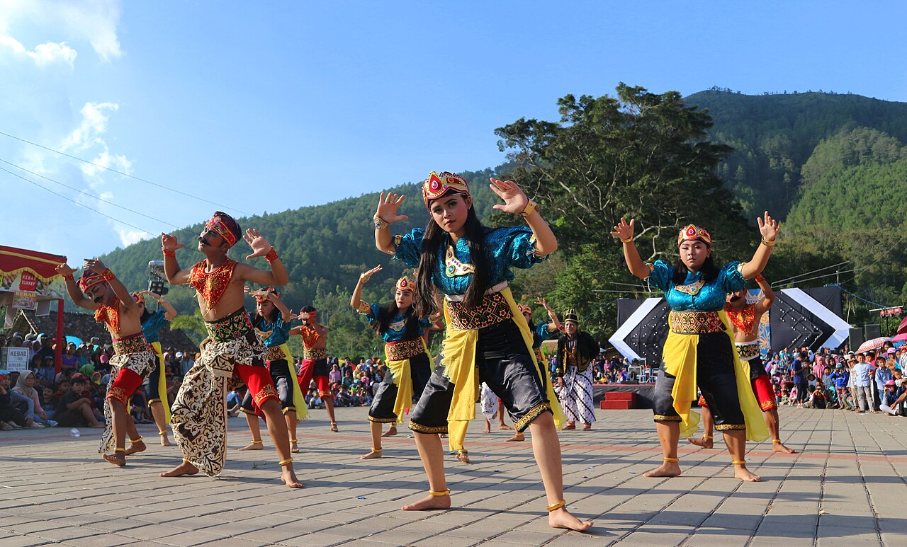 Budaya dan keindahan gunung Telomoyo, Kabupaten Magelang