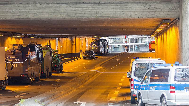 File:Bundesparteitag der AfD 2017 Köln - rund um den Heumarkt-2591.jpg