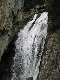 Ein Wasserfall der Salanfe in den Dailley-Schluchten