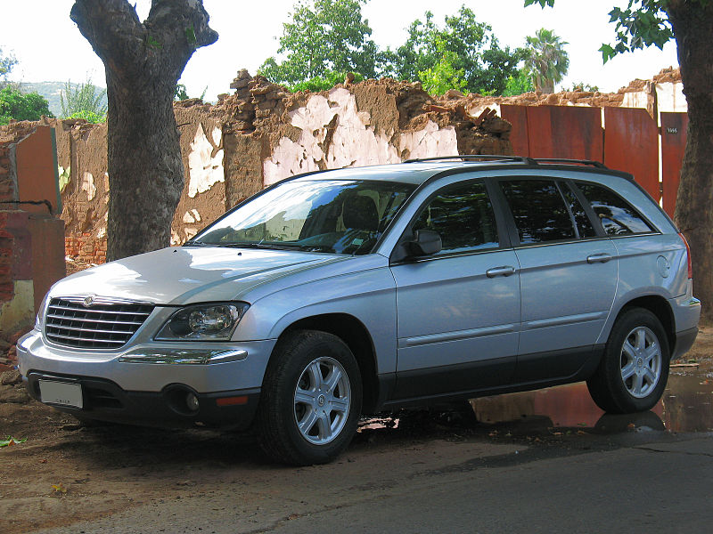 FileChrysler Pacifica Touring AWD 2006 (9626443288).jpg