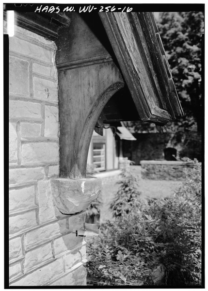 File:DETAIL OF BRACKET ON CHICKEN COOP - High Gate Carriage House, 801 Fairmont Avenue, Fairmont, Marion County, WV HABS WVA,25-FAIR,4-16.tif