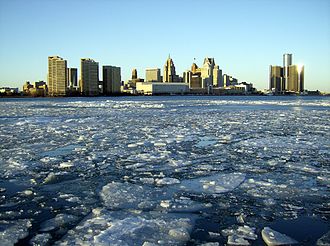 Detroit River DEtroitRivericeflowscityview.jpg