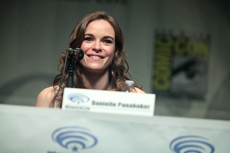 File:Danielle Panabaker (16441773263).jpg