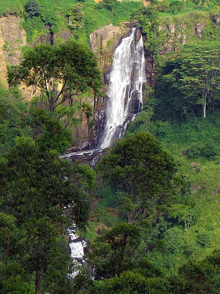 Devon Falls close to Talawakele