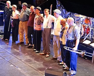 <span class="mw-page-title-main">Dexys Midnight Runners discography</span> Band discography