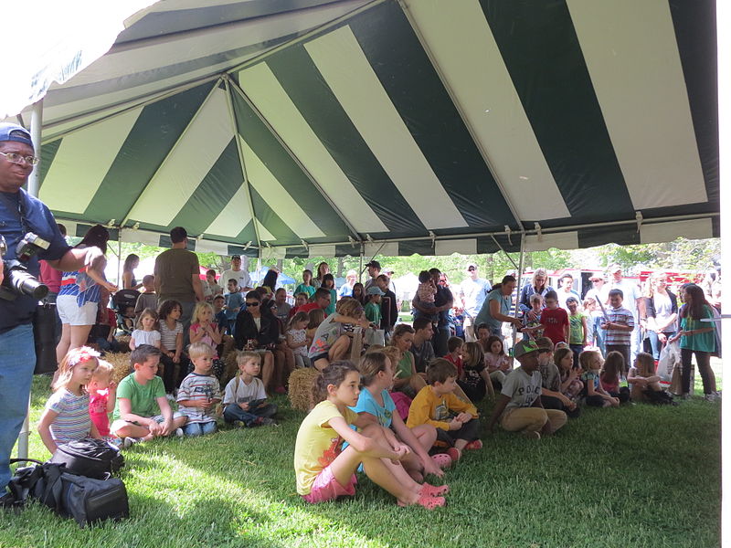 File:Eagle Festival at Mason Neck 2012 (7107342229).jpg