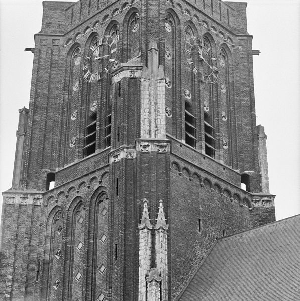 File:Exterieur TOREN, DETAIL ZUID, OOSTHOEK - Woudrichem - 20315116 - RCE.jpg