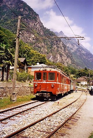 <span class="mw-page-title-main">Bellinzona–Mesocco railway</span> Former railway line in Switzerland