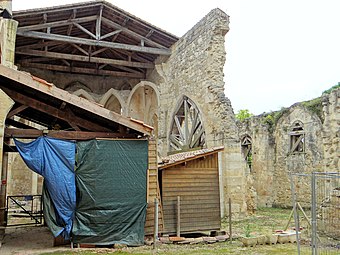 L'église en cours de restauration en 2013.