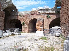 Flavian Amphitheater (Pozzuoli) -4.jpg