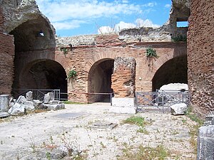 Flavian Amphitheater (Pozzuoli) -4.jpg