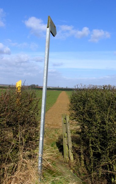 File:Footpath to Coston - geograph.org.uk - 710891.jpg