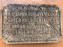 Placa commemorativa del primer president del CE Andratx al Camp de Sa Plana