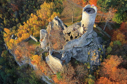 Burg Friedstein (Frýdštejn letecky)