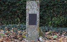 Gedenkstein nahe dem Standort der früheren Synagoge