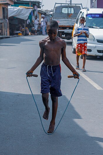 351px Ghanaian kid %28skipping rope%29 02