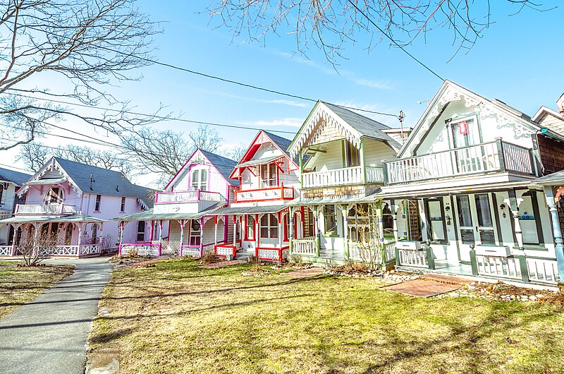 File:Gingerbread Houses (13989853704).jpg